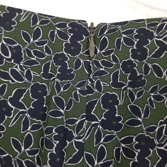 Banana Republic Womens Dress Dark Floral Print Bell Sleeves Size 6 Black Green - Picture 7 of 13